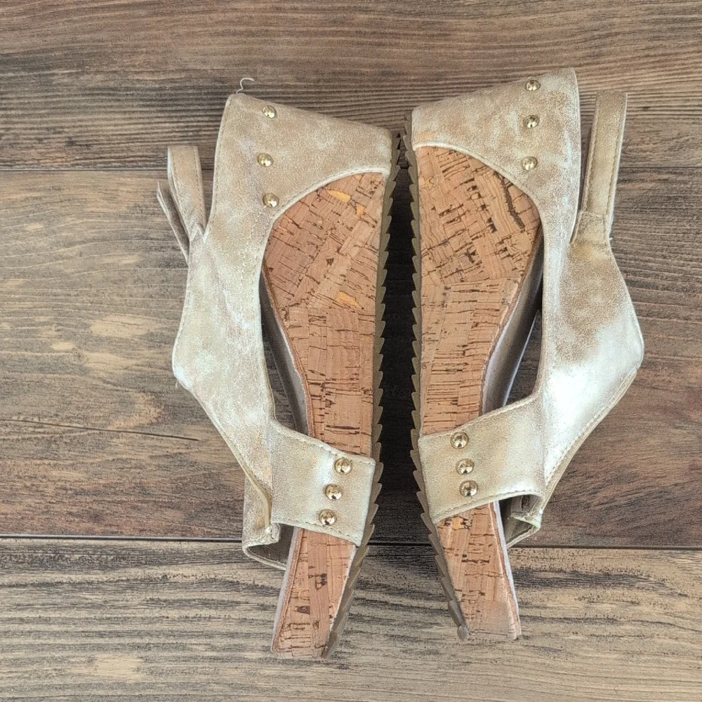 Pierre Dumas Cork Wedge Metallic Gold Slingback Sandals 10M         AB111